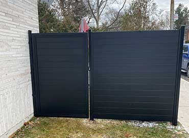 Aluminum-Privacy-Fence-Instaled-in-Nashville
